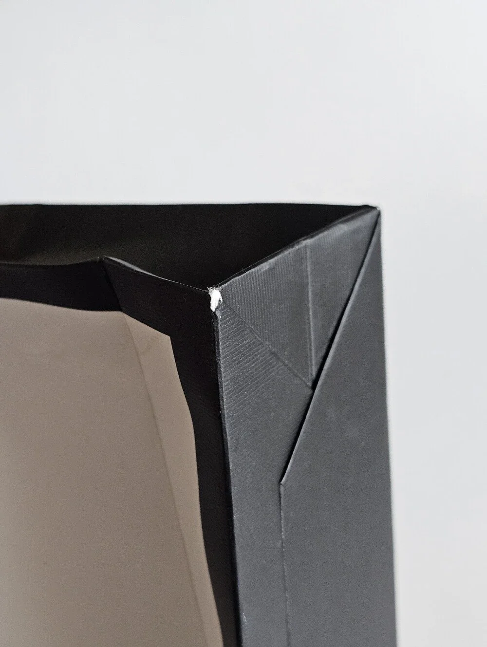 Gucci Large Shopping Gift Bag Tote White Black Logo Paper Store Bag